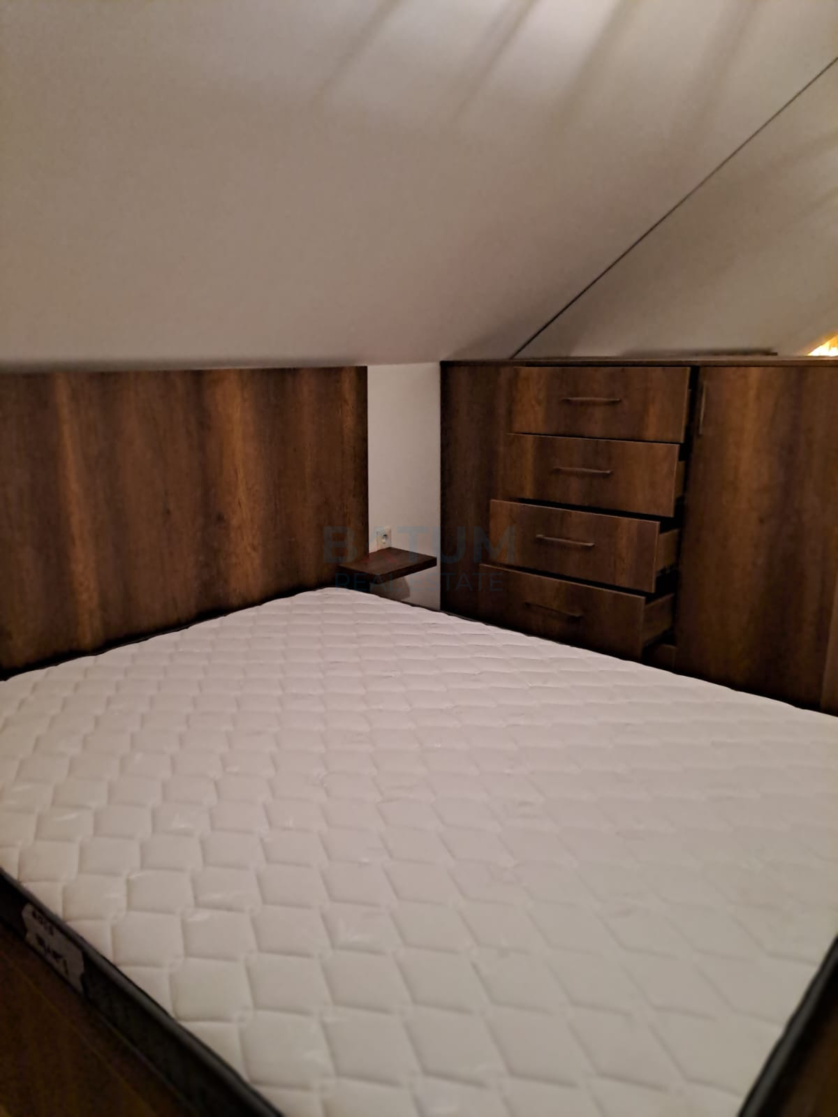 1200