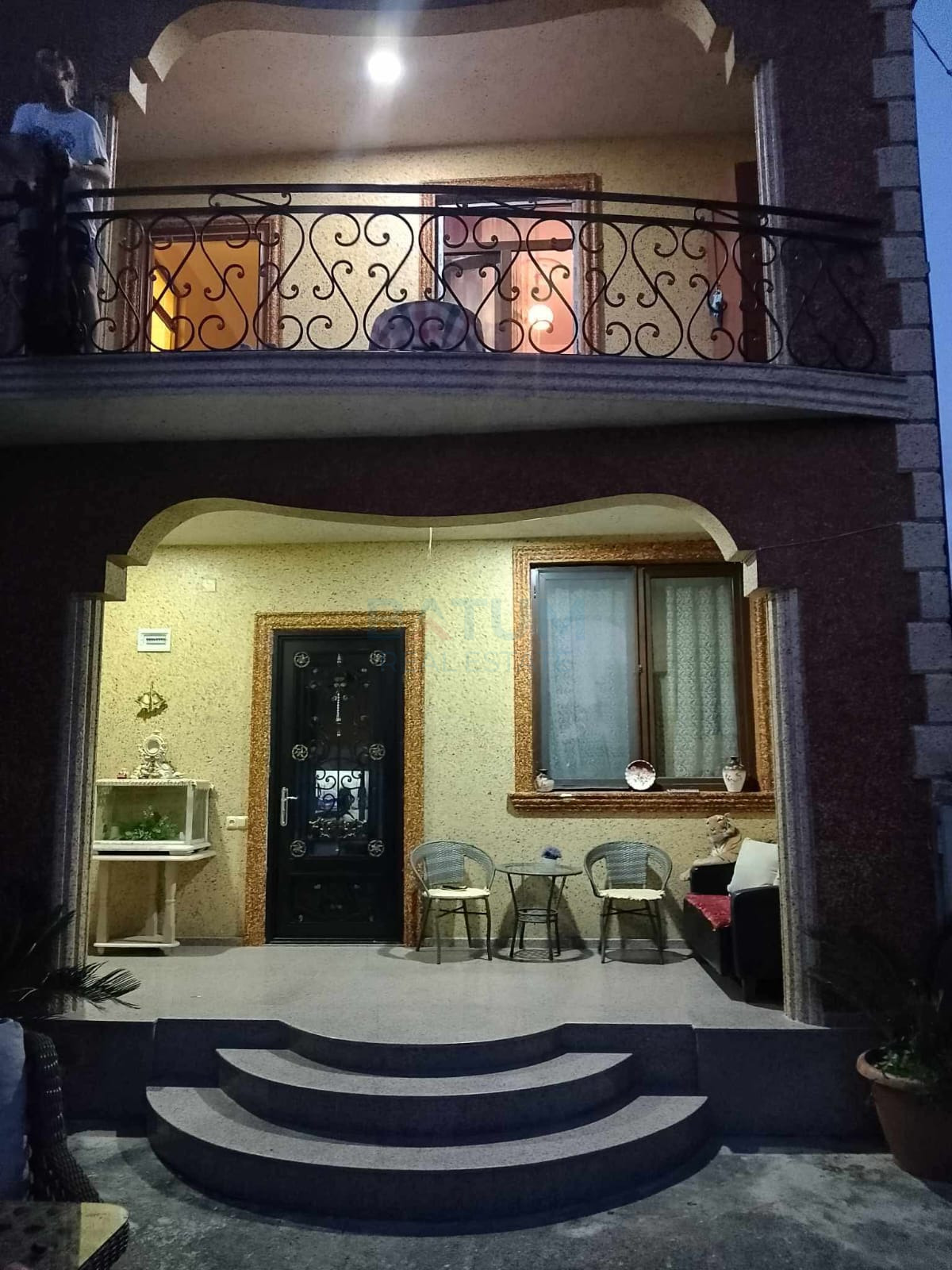 1200