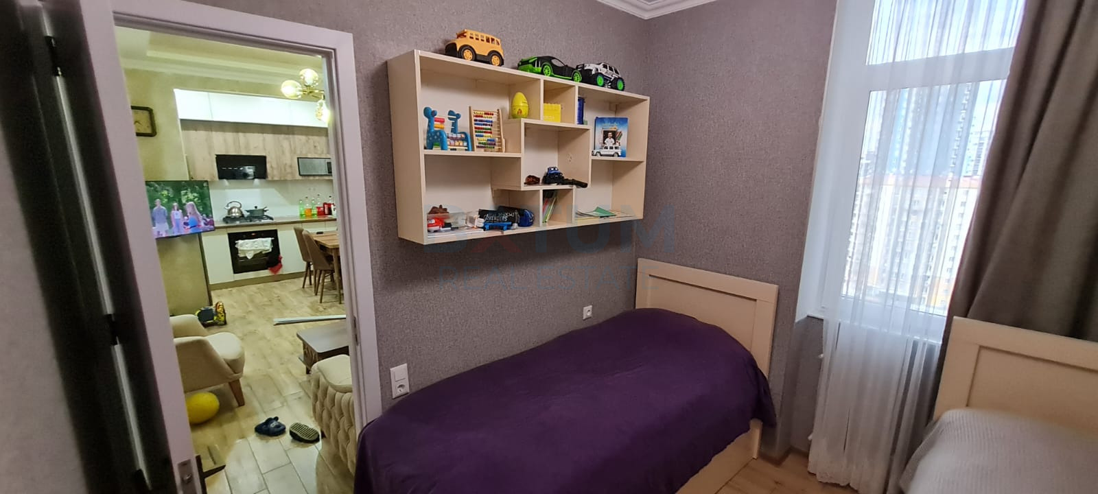 1600