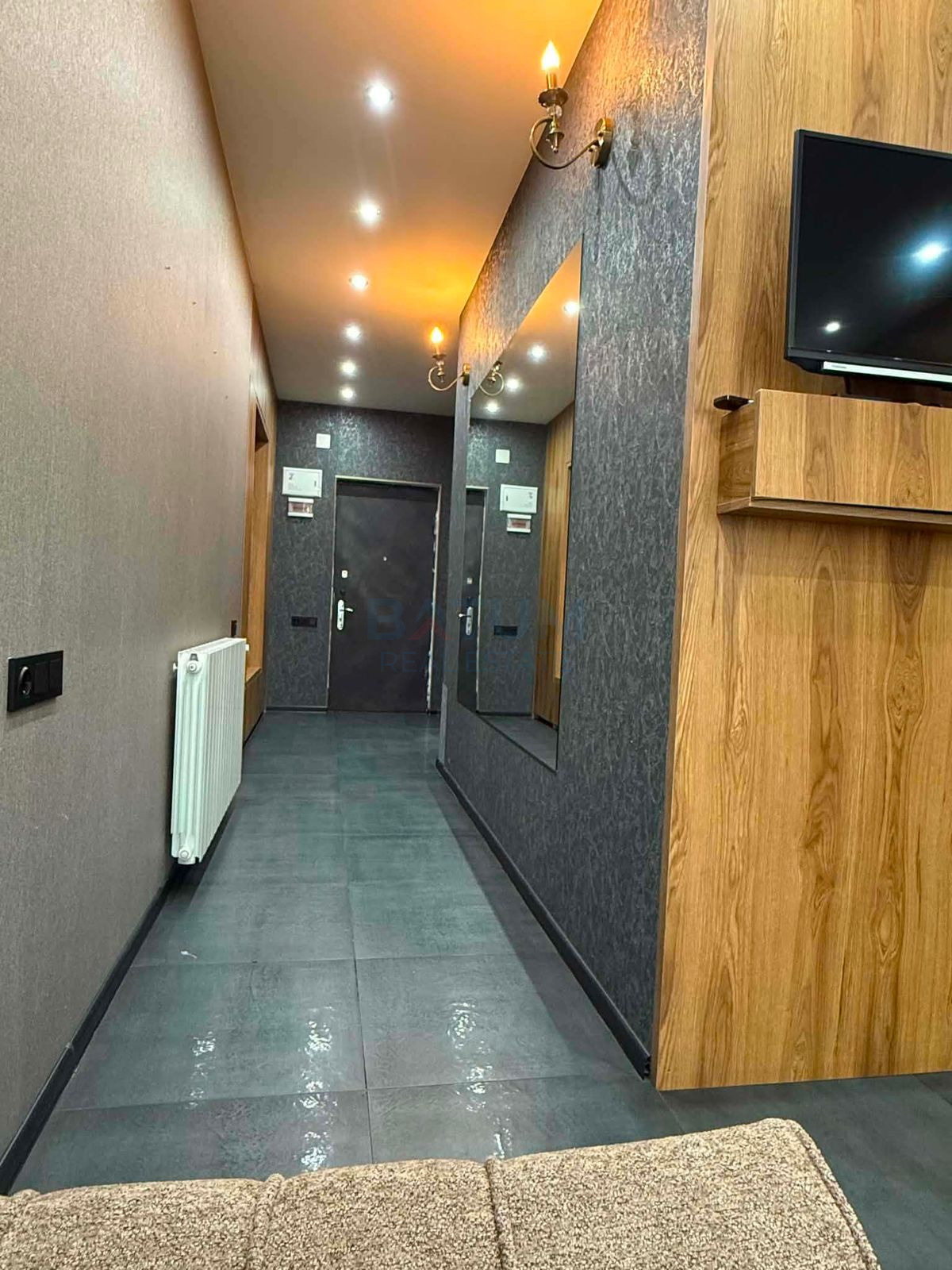 1200
