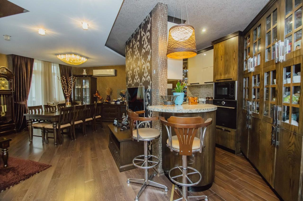 1280