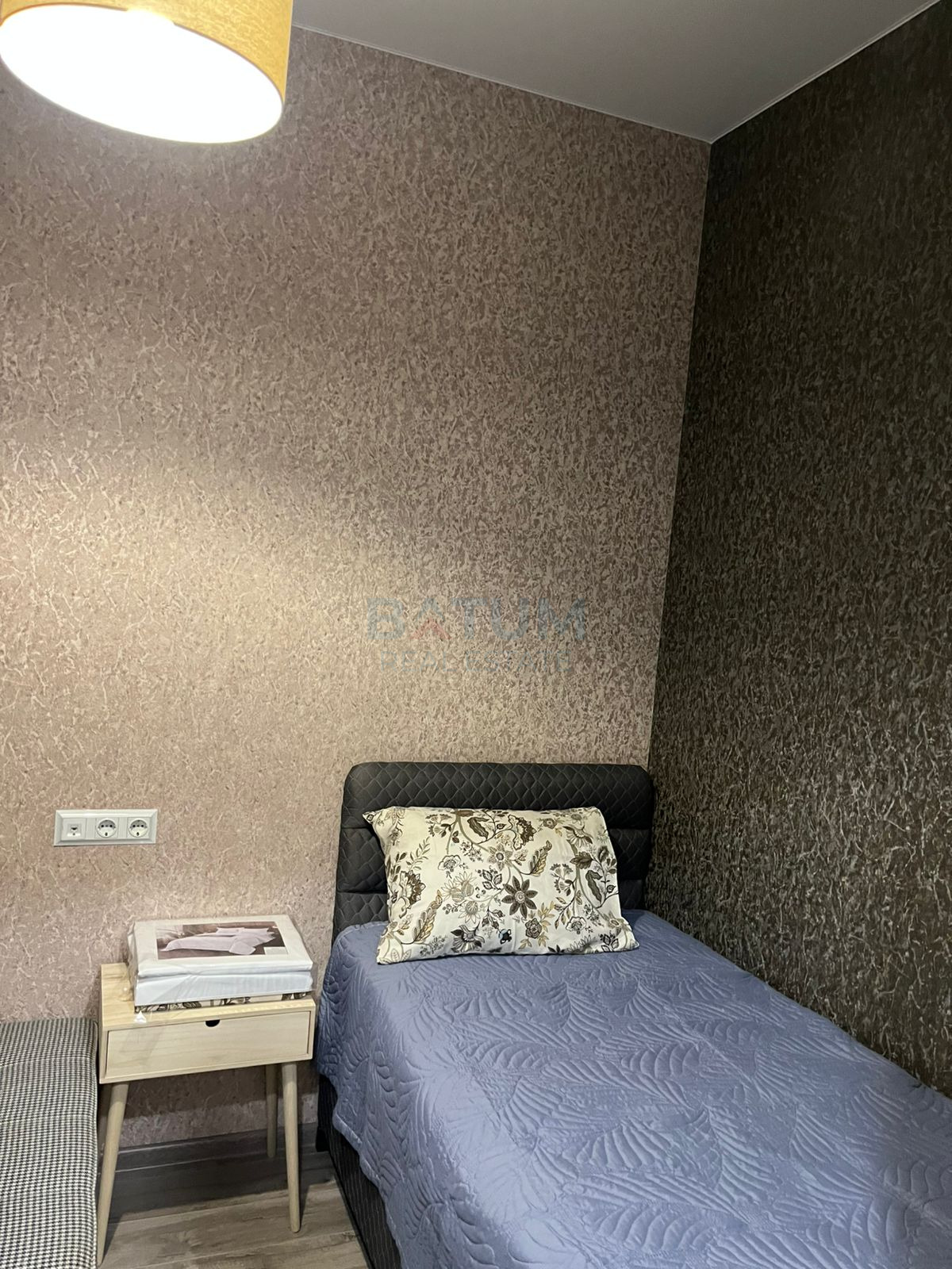 1200